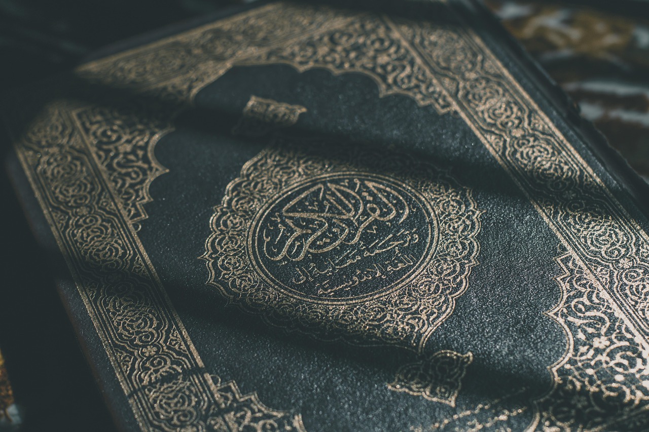 Zu sehen ist ein Koran.