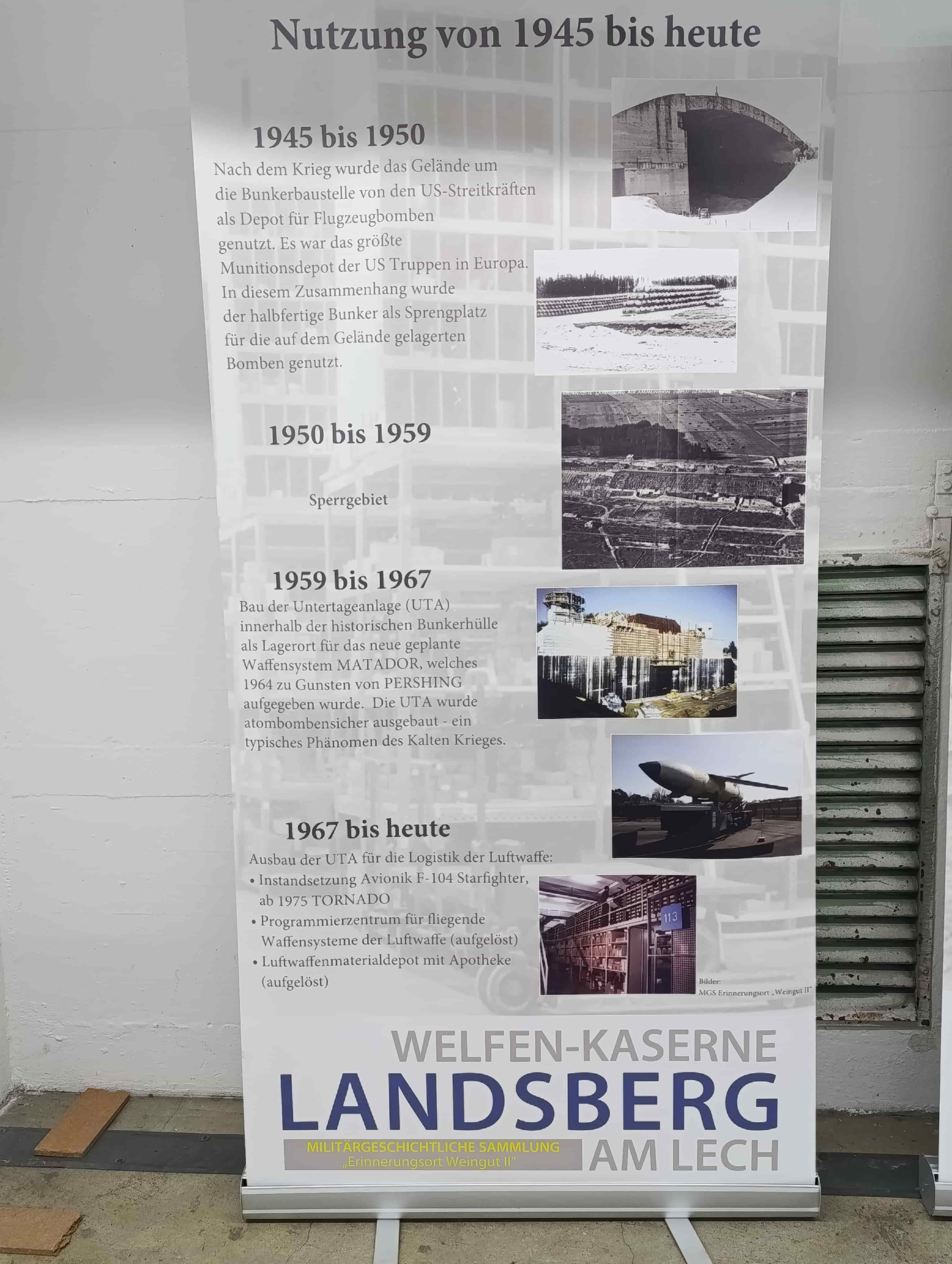 Zu sehen ist eine Infotafel &uuml;ber die Nutzung der Welfenkaserne nach 1945