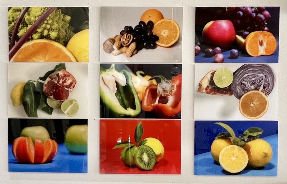 Zu sehen sind Bilder von frischem Obst und Gemüse.
